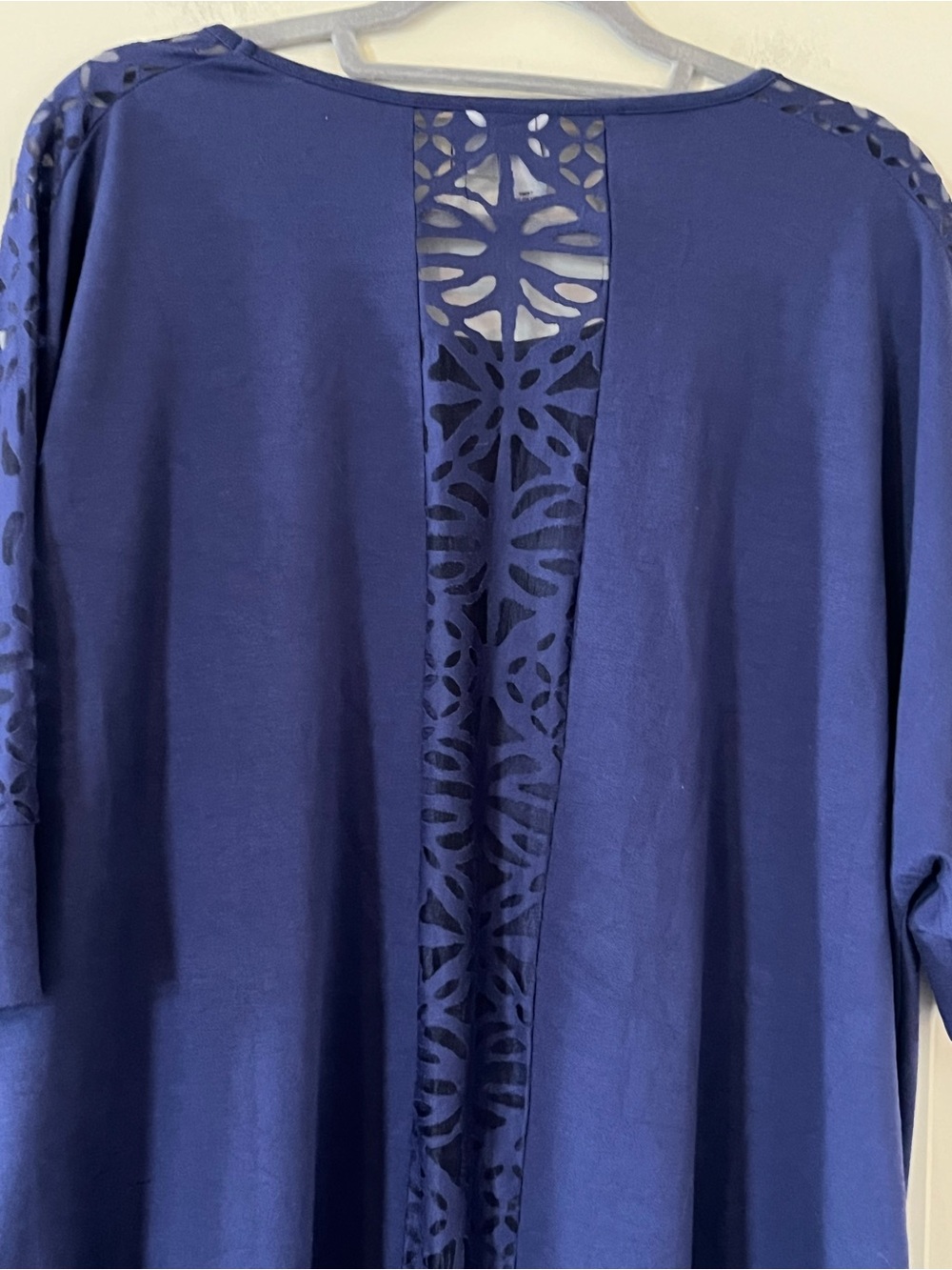 Ava & Viv Dark Royal Blue Laser-Cut Shoulder Long Top - Women’s Size 3X - Picture 5 of 14